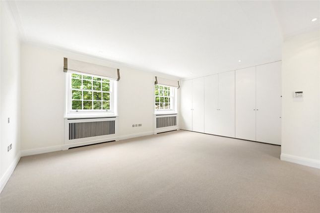 11, Trevor Square, London photo 4