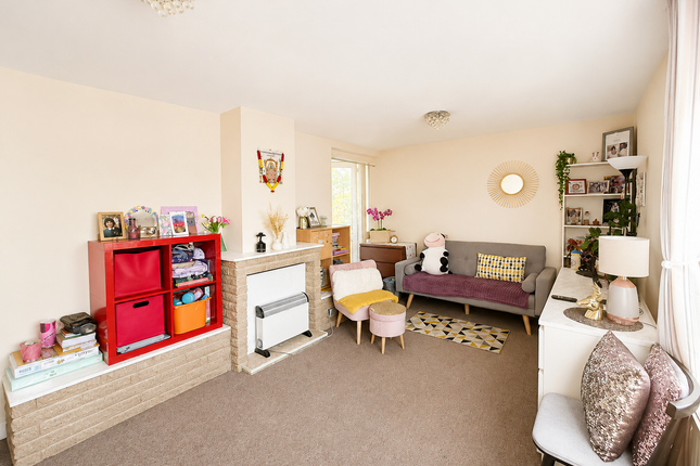 6 Pelham Court, Hemel Hempstead photo 4