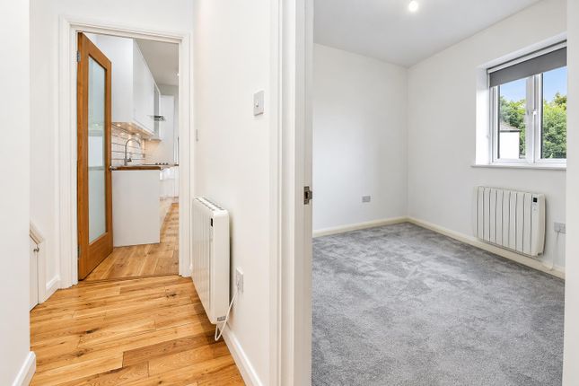 15, Wilmot Road, Carshalton photo 4