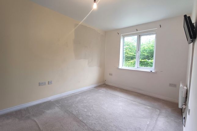 Flat for sale in Newhall Park Drive, Bradford