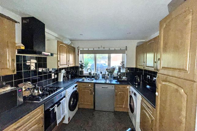 23, Wensley Green, Sheffield photo 3