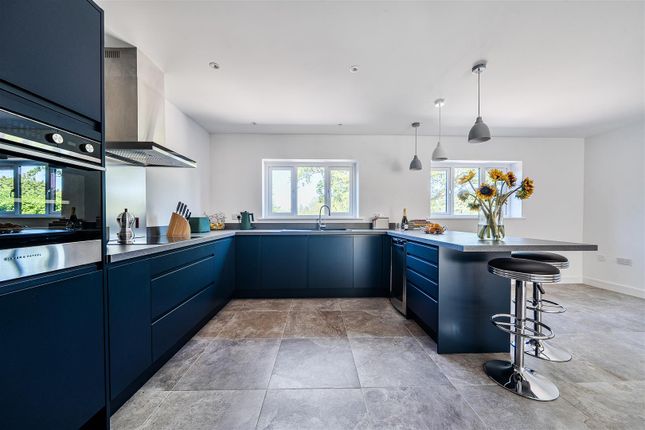 Oakrise, 14 Scotlands Close, Haslemere photo 4