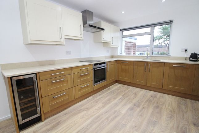 18 Tulip Tree Close, Tonbridge photo 2