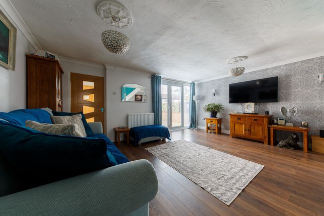 10 Swindale Drive, Newcastle Upon Tyne photo 4