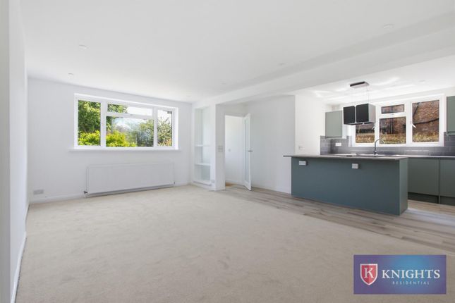103, Uvedale Court, Enfield photo 4