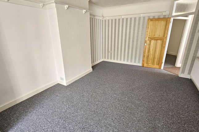 43, Eastbourne Grove, Westcliff-On-Sea photo 3