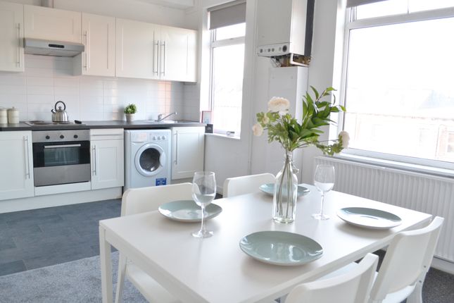 Thumbnail Flat to rent in Ebor Place, Hyde Park, Leeds