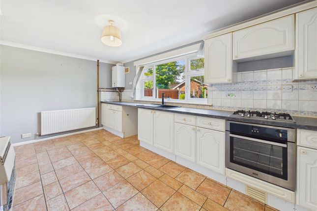 51, Springfield Avenue, Brough photo 2
