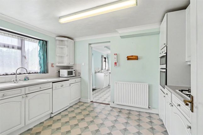 52 Moor Lea, Braunton Devon photo 4