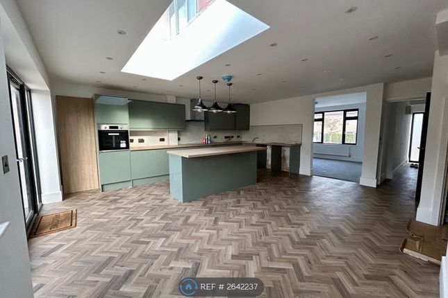 Lullingstone Crescent, Orpington photo 5