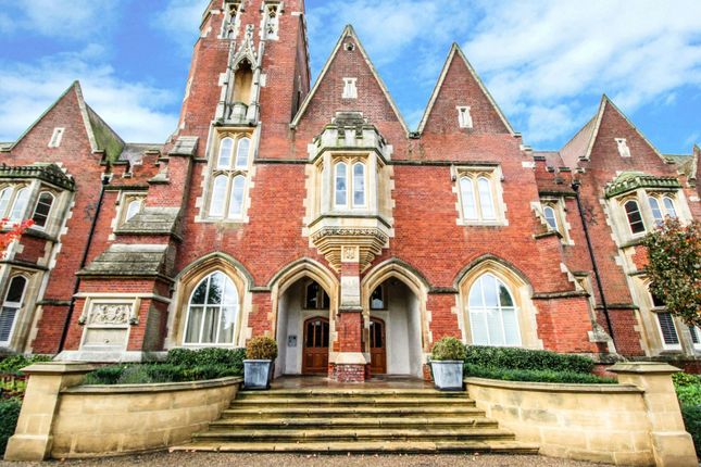 2-bed flat on Flat 6,, The Clock Tower, Brentwood, £430,000