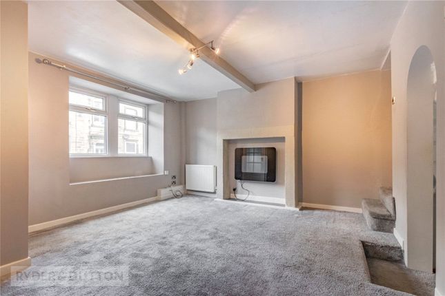129, Woodhead Road, Holmfirth photo 2