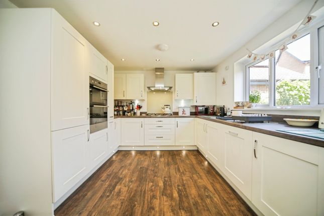 5, Verow Road, Woodbridge photo 4