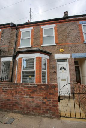 Flat to rent in 18 Chiltern Rise, Luton, Bedfordshire