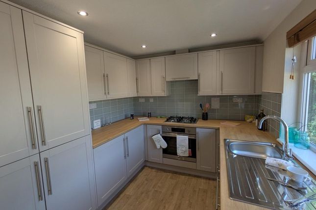 32 Omar Regency In Penwortham Kitchen