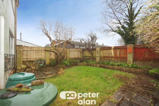 21, Rhos Llan, Cardiff photo 2