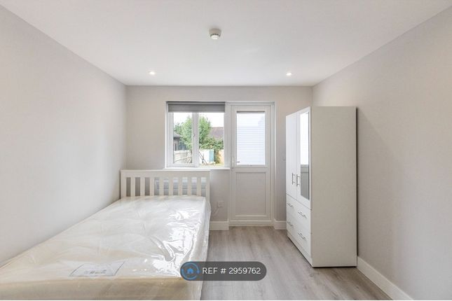 F   Falconer Road, Bushey photo 5