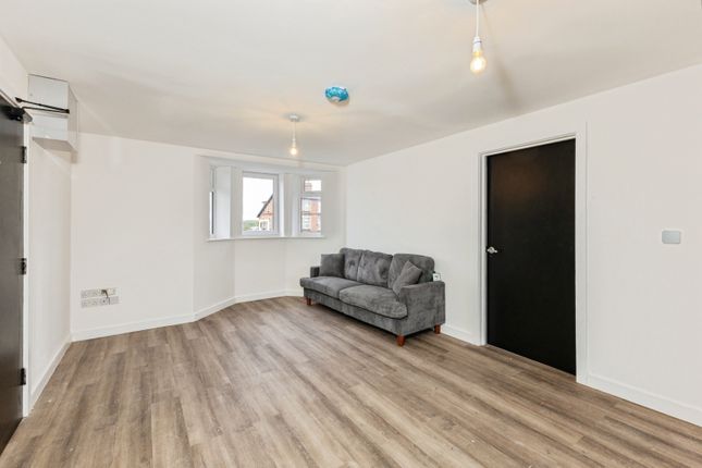 Flat 3, 177, Basingstoke Road, Berkshire photo 2