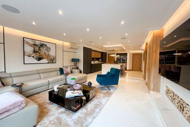 3 Woodlands Road, Manchester photo 3