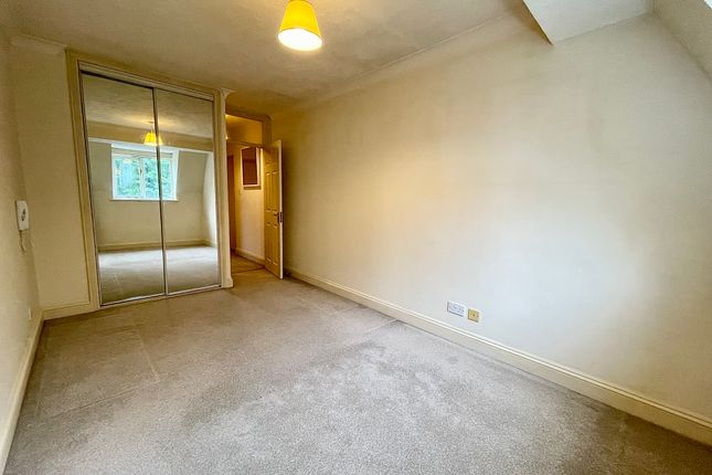 Flat for sale in Gresham Road, Oxted