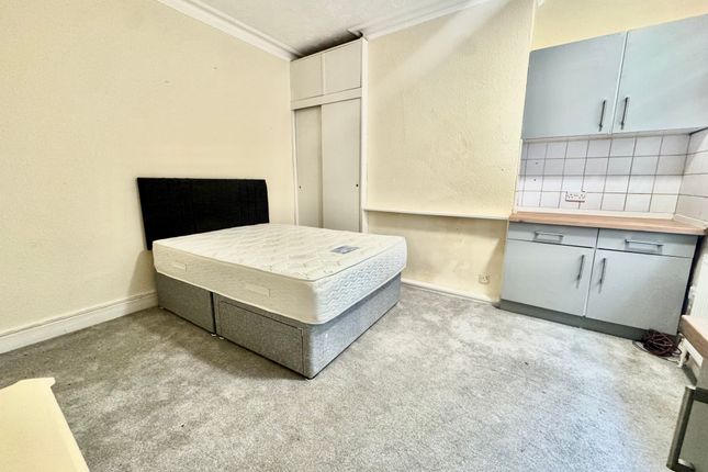 Room 4, 127, Rosary Road, NORWICH photo 4