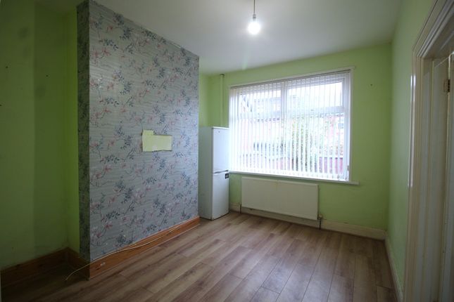 90, Langham Road, Oldham photo 3