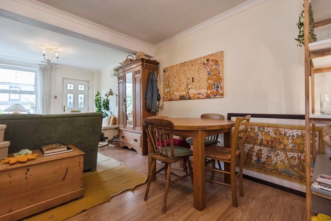 51, Mill Road, Royston photo 4