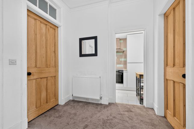 2/1, 10, Eastwood Crescent, Lanarkshire photo 3