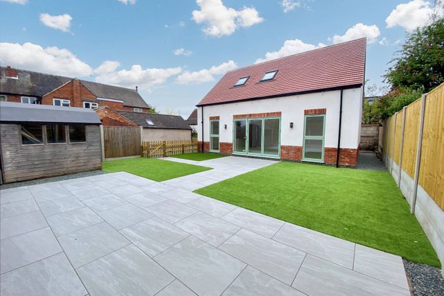 2-bed house on 1, Nottingham, £1,250/mo