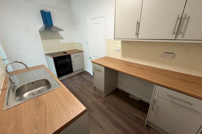 12, Leeds Road, Batley photo 5