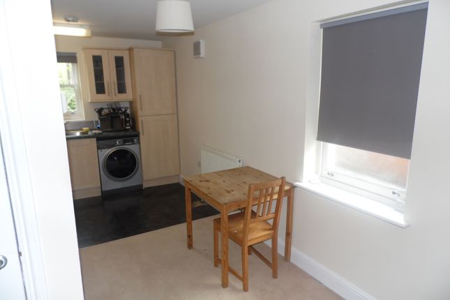 Maisonette to rent in Robson Road, London