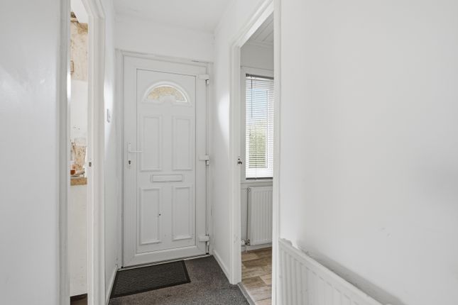 42, Eden Road, Alloa photo 2