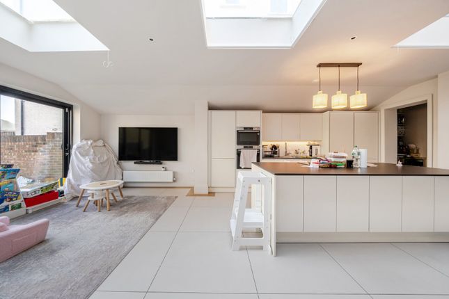 72A,, Balham Park Road, London photo 3