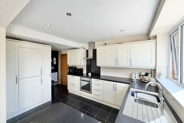 61, Musters Road, Nottingham photo 4