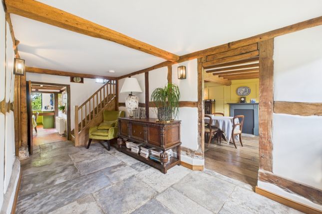 Cam01791G0-Pr0189-Still016