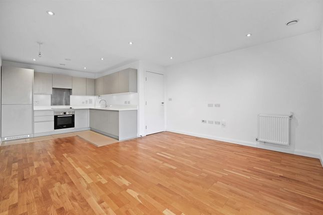 Thumbnail Flat for sale in Franklin Court, Brook Road, Borehamwood