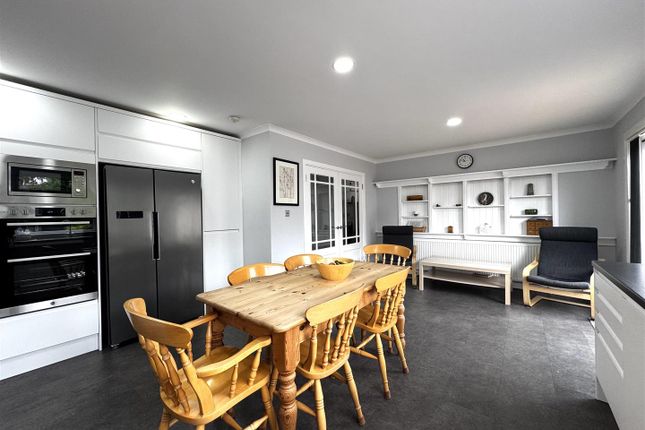 Dining/Kitchen