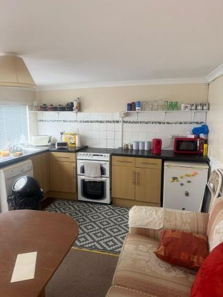 86, Park Avenue, Leysdown photo 4