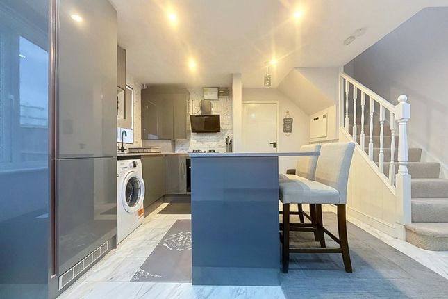 3, Manston Close, Leicester photo 2