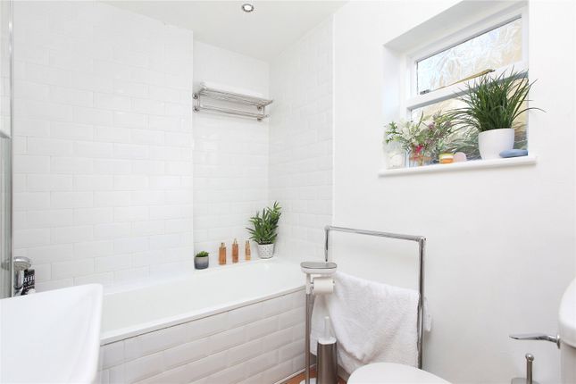 Flat for sale in Corrance Road, London