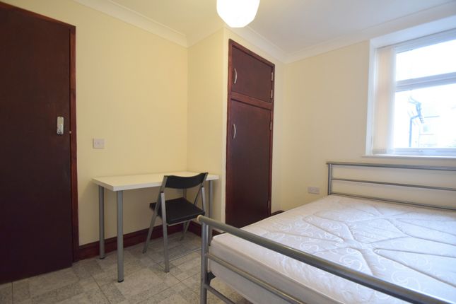 Treorchy Street, Cardiff photo 4
