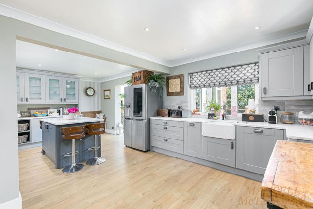 25 Hammerwood Road, East Grinstead photo 3