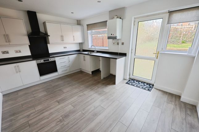 12, Carisbrooke Crescent, Bishop Auckland photo 4