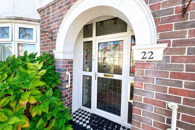 22 St. Johns Drive, Porthcawl photo 2