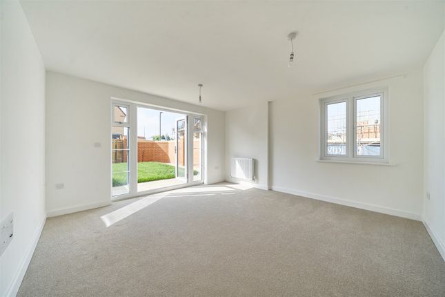 2, Clevedon Lane, Hampton Beach, Peterborough photo 5