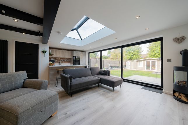 53 Highfields, Coalville photo 4