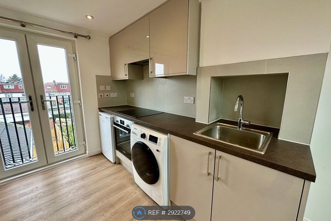 Middleton Avenue, Greenford photo 5