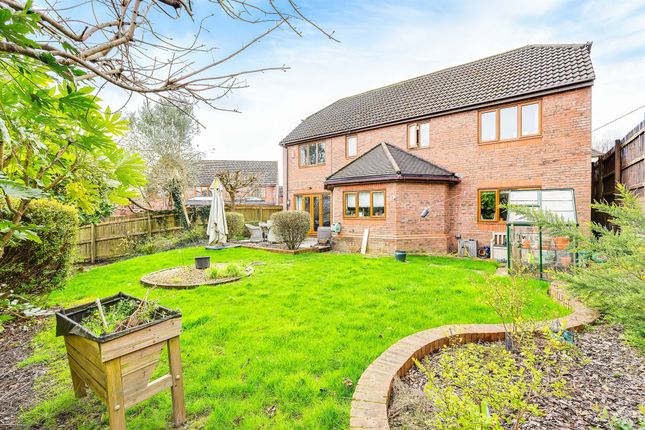 4, Pilgrim Close, Cardiff photo 3