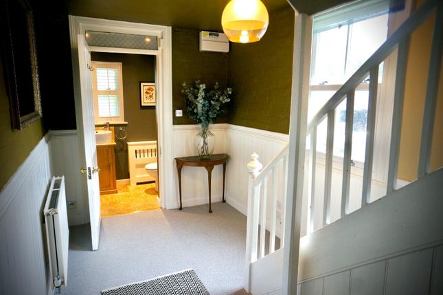 The Farmhouse, Hazelhurst Farm, Flexford Lane, Lymington photo 3