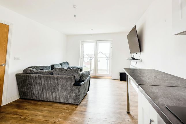 Flat for sale in Furrow Crescent, Curbridge, Witney, Oxfordshire